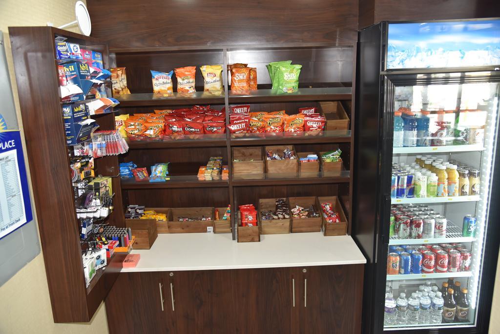 鹅溪戴斯酒店 北查尔斯顿 外观 照片